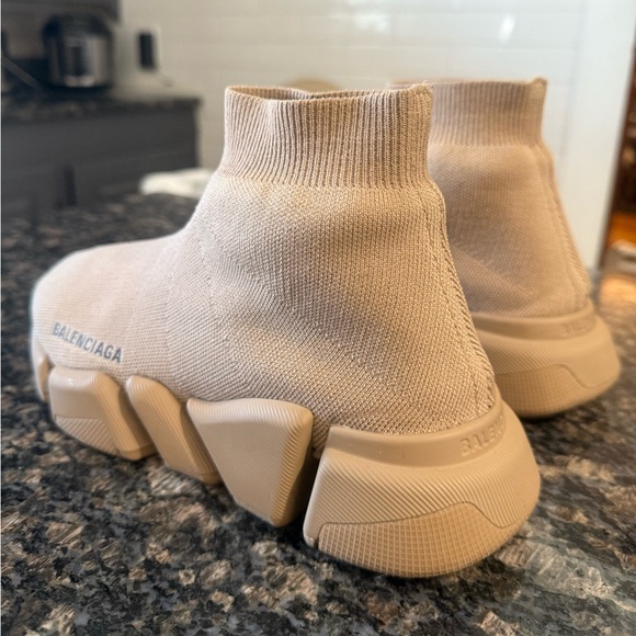 BALENCIAGA WOMEN'S SPEED 2.0 RECYCLED KNIT SOCK SNEAKER IN BEIGE SIZE 7 - Picture 7 of 13